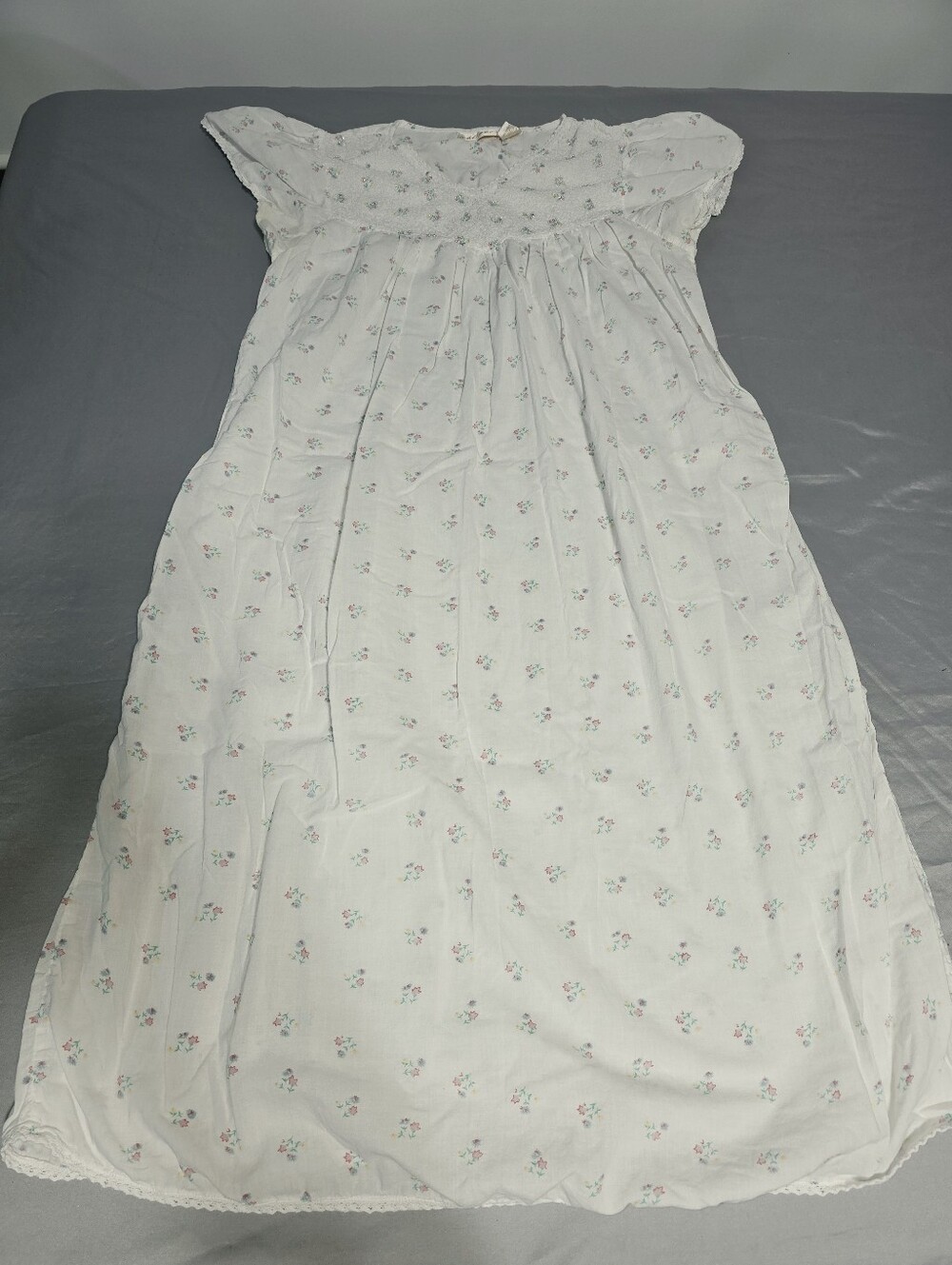 Vintage Whispers Cotton Floral Nightgown Size Small Cottagecore Prairie